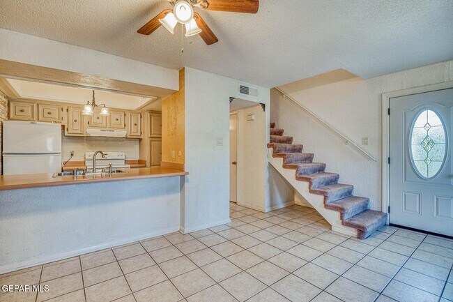 Building Photo - 6201 Escondido Dr