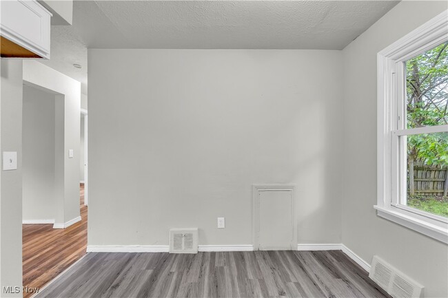 Building Photo - 4472 E 156th St