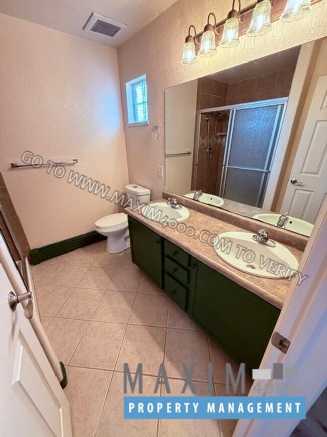 Building Photo - 255 Sargent Cir