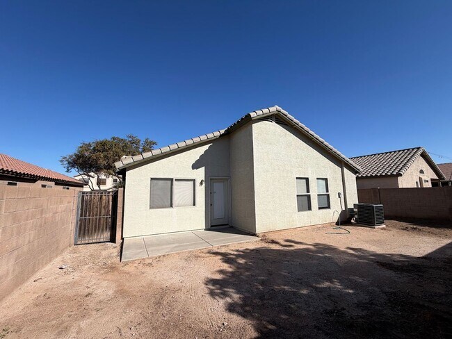 Building Photo - Beautiful 4 Bedroom Home for Rent in Goodyear!