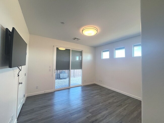 Building Photo - Single-story 1326 sq ft, townhome built in 2019 w/3 bed, 2 bath & spacious attached 2-car garage ...