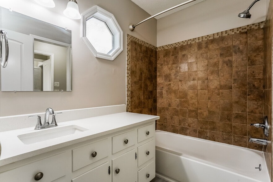 Building Photo - 103 Dwelling Pl