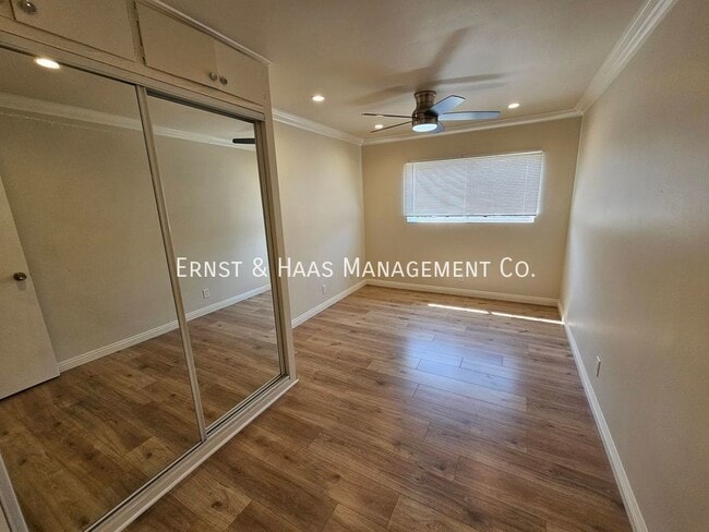 Building Photo - Lovely  Renovated 1 Bedroom Apartment in P...