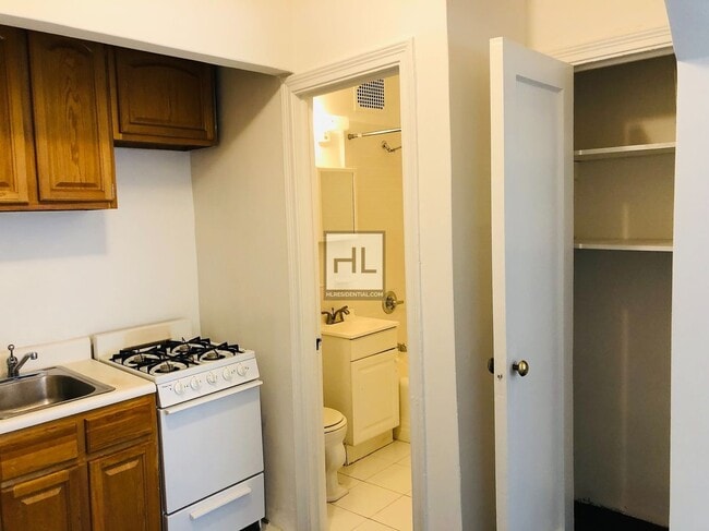 Building Photo - 987 1st Ave