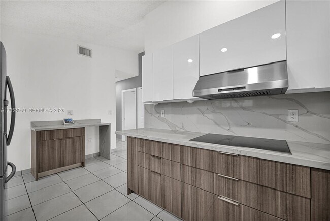 Building Photo - 451 E 37th St