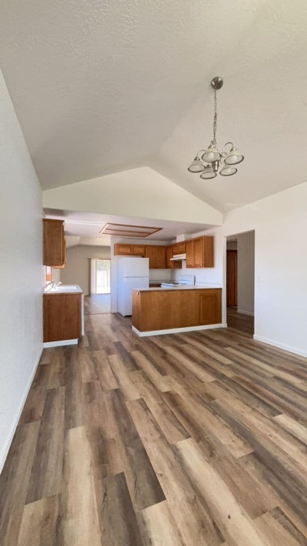 Building Photo - 3 Bedroom 2 bath house coming available!