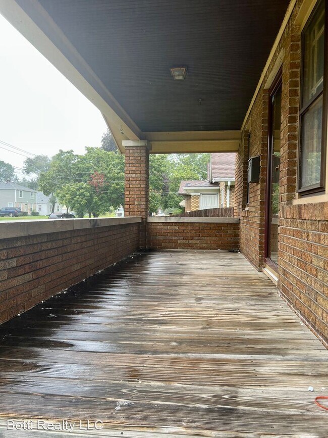 3 br, 1 bath House 1603 Ave 1603 Ave Rockford IL 61103 Apartment Finder