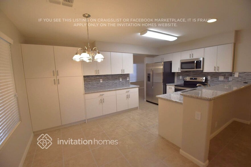 Building Photo - 2458 E Jasper Dr