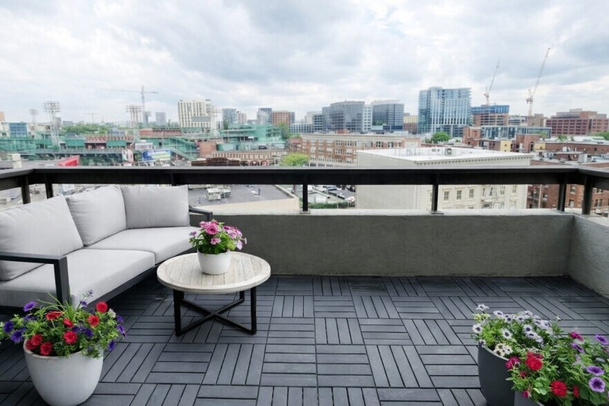 Building Photo - 418 Commonwealth Ave