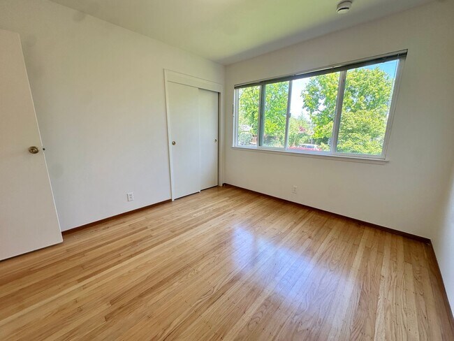Building Photo - Charming Terra Linda Home in San Rafael