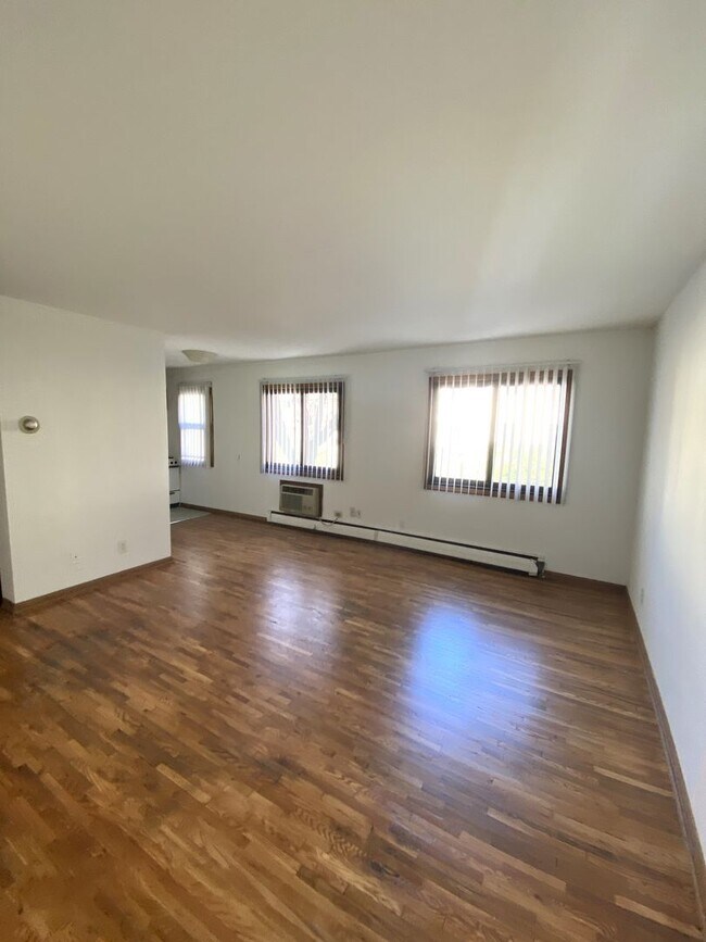 Interior Photo - 2700 Humboldt Ave S.
