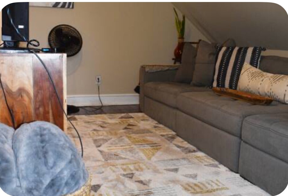 Building Photo - 86 Home Ave