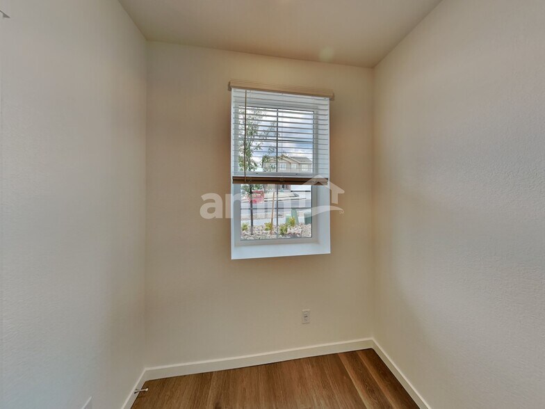 Building Photo - 26143 E Calhoun Pl