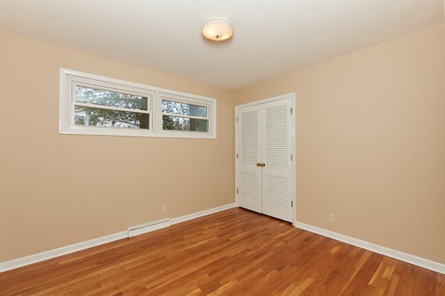 Building Photo - For Rent : 3+BR, 2BA house with extra finished and unfinished spaces. Must see to appreciate the ...