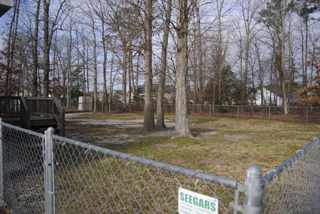 Building Photo - 211 Koufax Dr