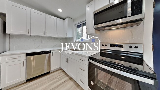 Building Photo - 6114 N 49th St