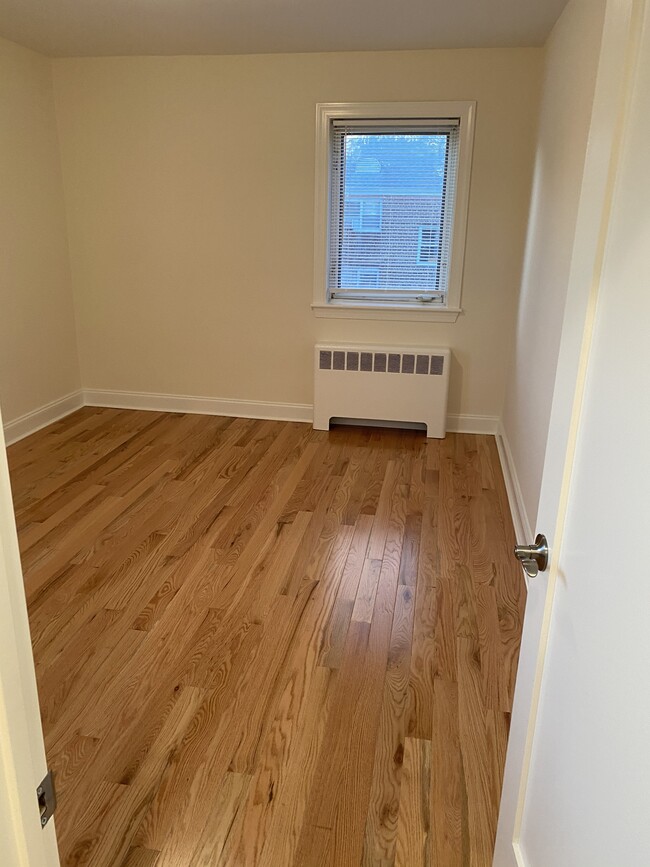 Building Photo - 1481 E Terrace Cir
