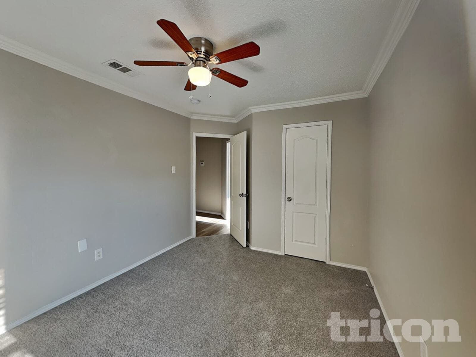 Building Photo - 304 Dakota Dr