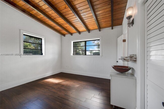 Building Photo - 9005 SW 56th St