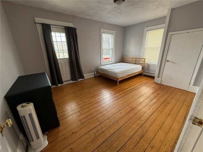 Building Photo - 5 Ann St