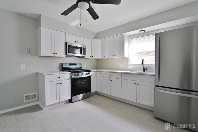 Primary Photo - 516-520 Hamilton Blvd-516-520