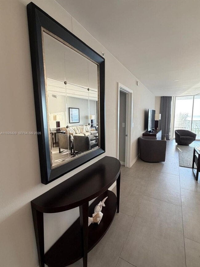 Building Photo - 17375 Collins Ave