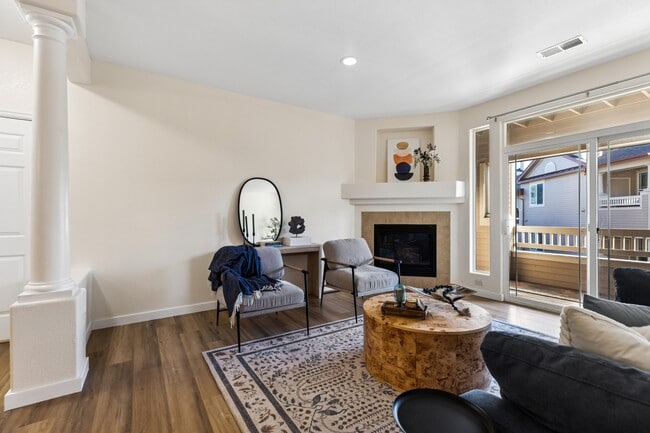 Building Photo - 8456 S Hoyt Way