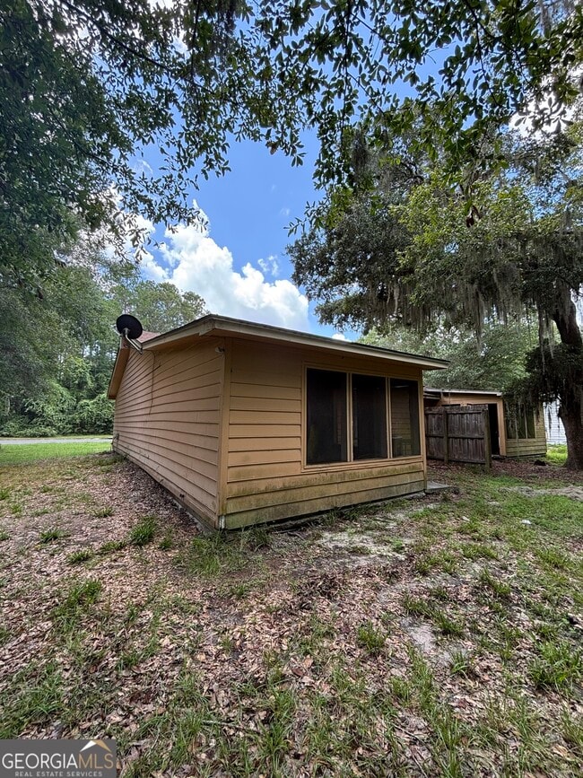 Building Photo - 207 Admiral's Walk Dr