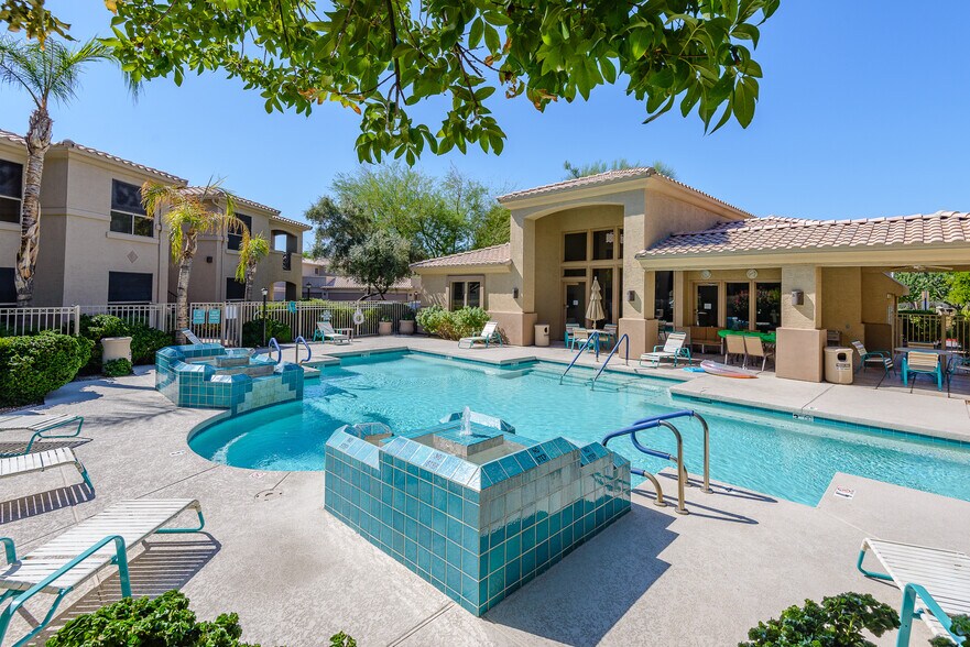 Building Photo - 9550 E Thunderbird Rd