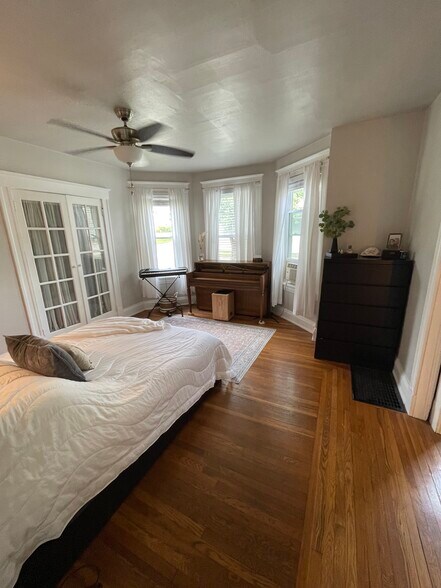 Building Photo - 2860 Erie Ave