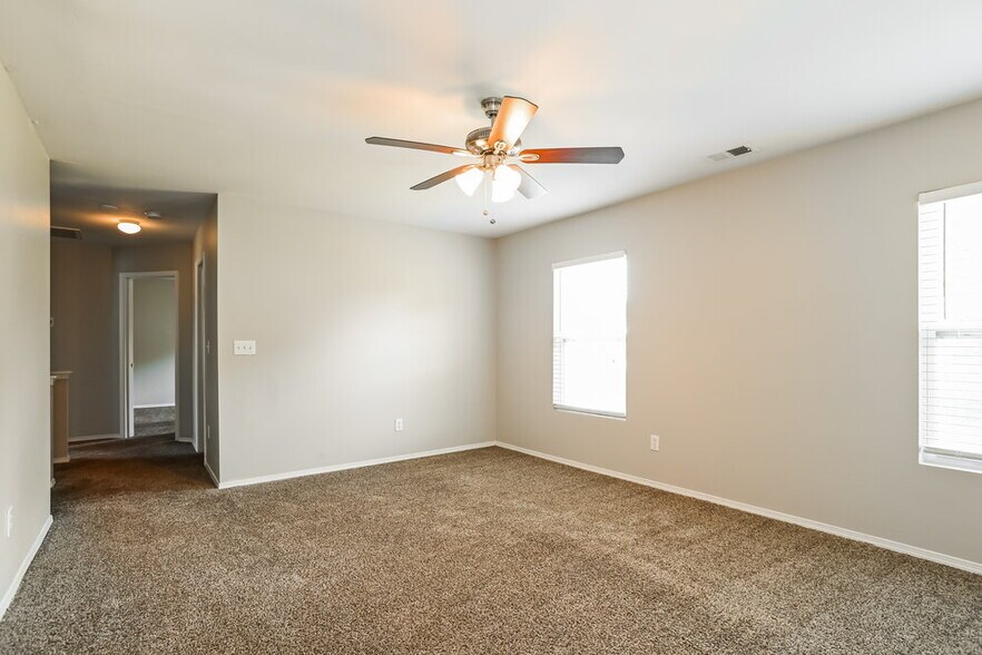 Building Photo - 12034 Red Leaf Dr