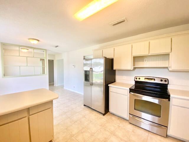 Building Photo - 303 Primrose Cir