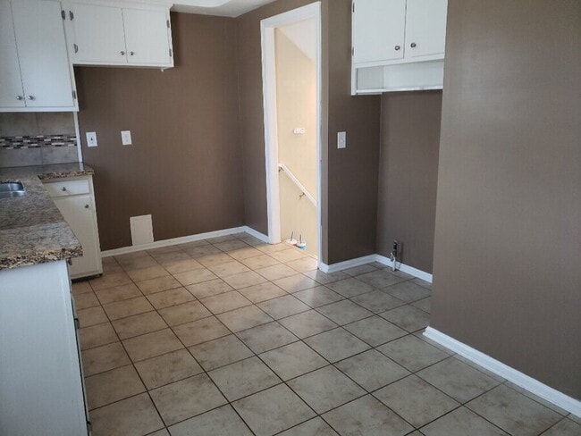 Building Photo - 18308 Edinboro Ave