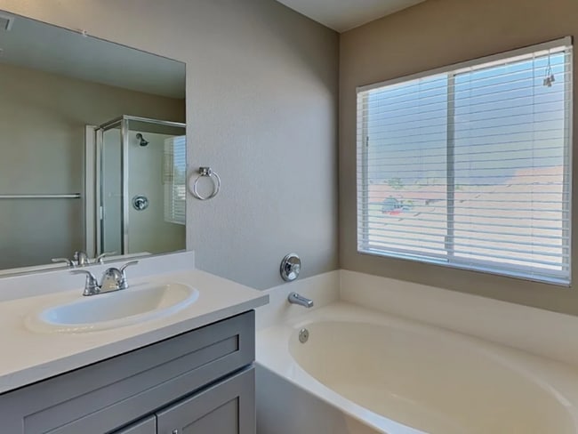 Building Photo - 6043 Halehaven Dr
