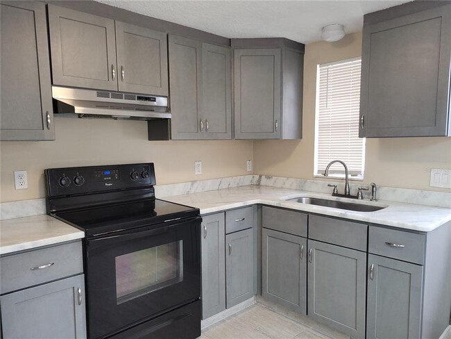 Building Photo - 2039 Calusa Trail