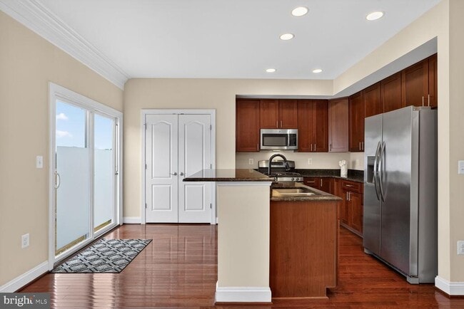 Building Photo - 3711 Chippendale Cir