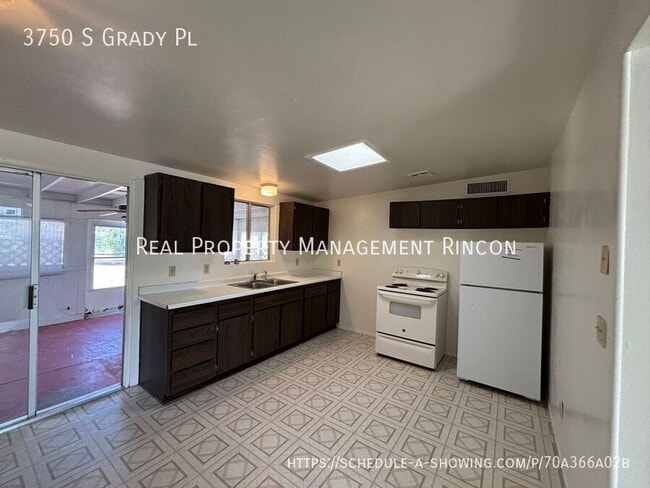 Building Photo - 3750 S Grady Pl