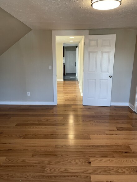 Building Photo - 24 Crown St