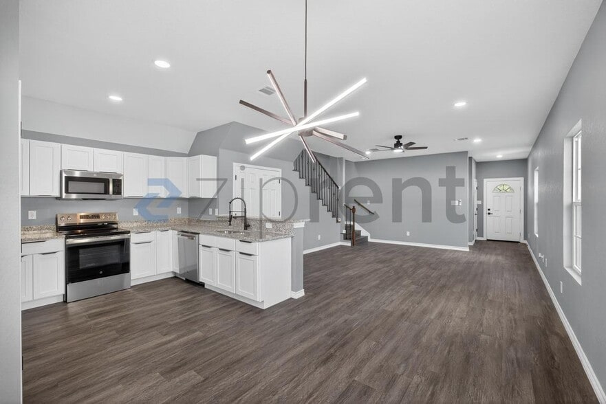 Building Photo - 113 Anderson Ave