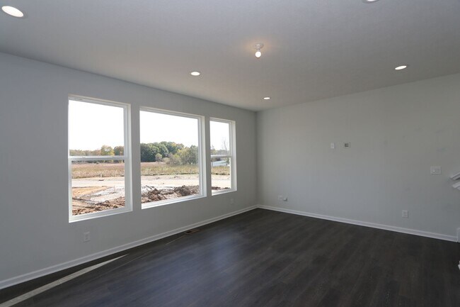 Building Photo - 1894 Nightingale Dr