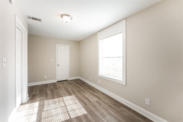 Building Photo - 102 E Barton St