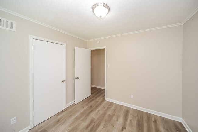 Building Photo - 4940 Clearbrook Cove