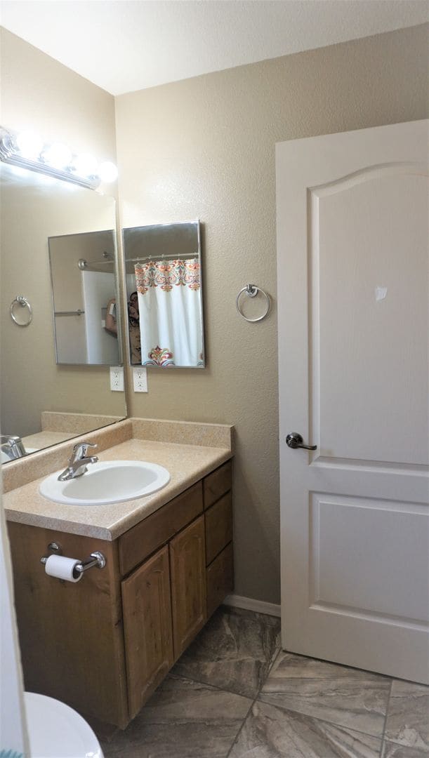 Building Photo - 3359 Zion Ct