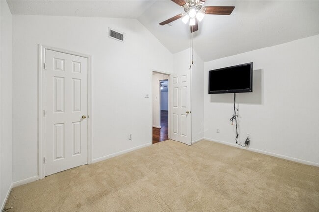 Building Photo - 9126 Bearcove Cir