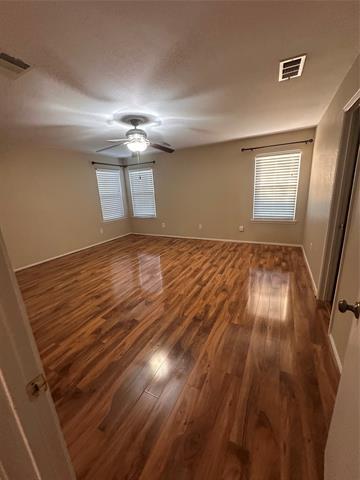 Building Photo - 809 Essex Dr