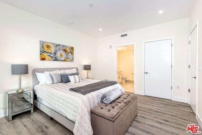 Building Photo - 1249 S Holt Ave