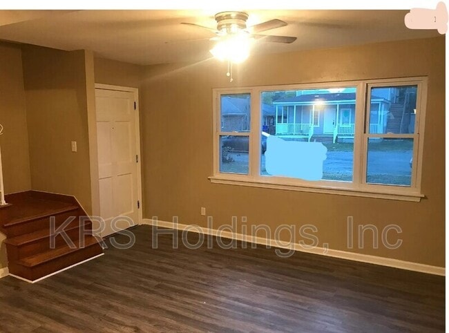 Building Photo - 3320 Lyons Ave