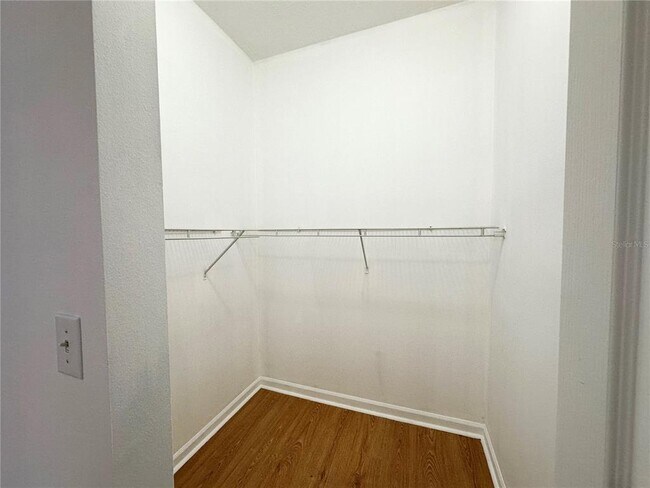 Building Photo - 12843 Madison Pointe Cir