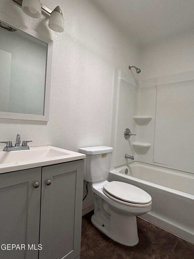 Building Photo - 2409 Red Sails Dr