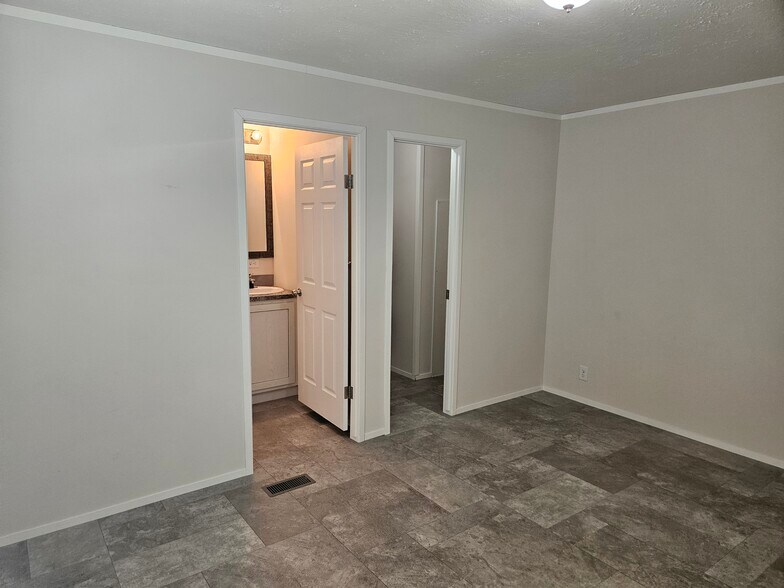 Building Photo - 11789 Cascade Cir